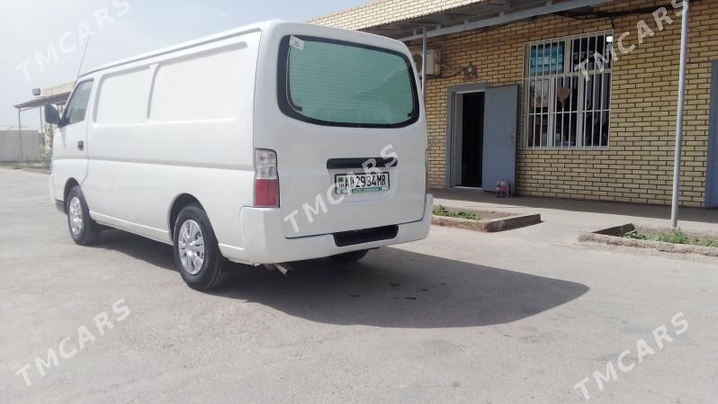 Nissan Urvan 2005 - 115 000 TMT - Сакарчага - img 3