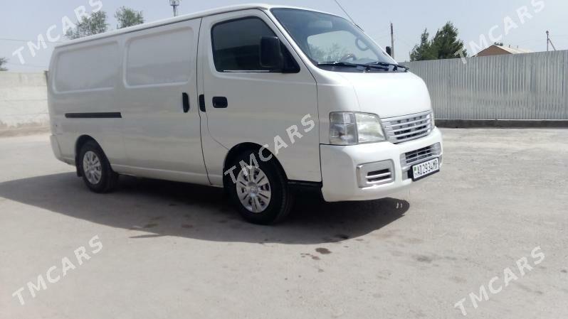 Nissan Urvan 2005 - 115 000 TMT - Сакарчага - img 4