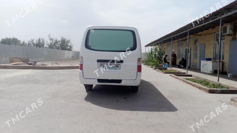 Nissan Urvan 2005 - 115 000 TMT - Сакарчага - img 5