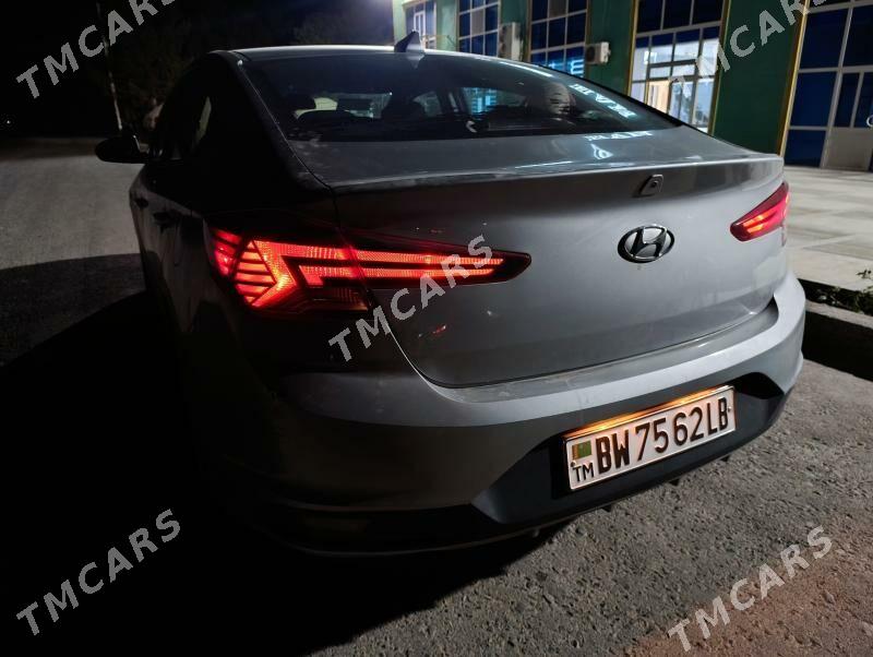 Hyundai Elantra 2019 - 225 000 TMT - Туркменабат - img 4