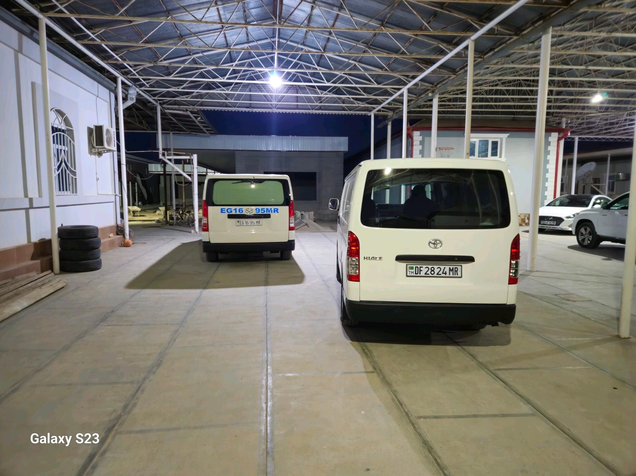 Toyota Hiace 2010 - 275 000 TMT - Мары - img 7