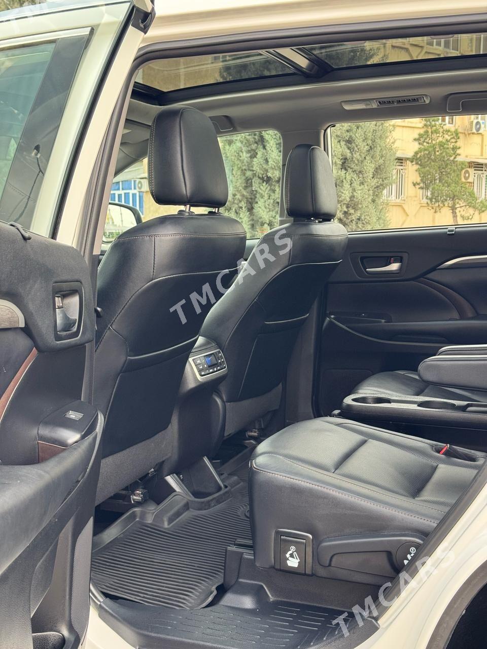 Toyota Highlander 2019 - 480 000 TMT - Мары - img 4
