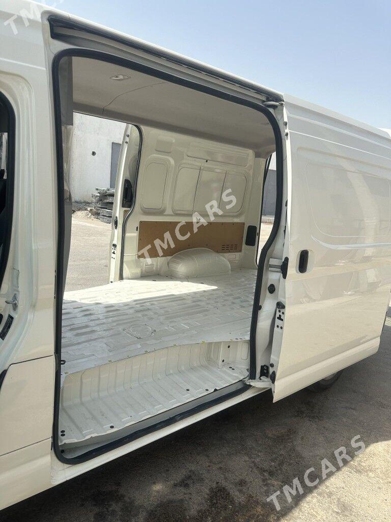 Toyota Hiace 2021 - 500 000 TMT - Бекреве - img 3