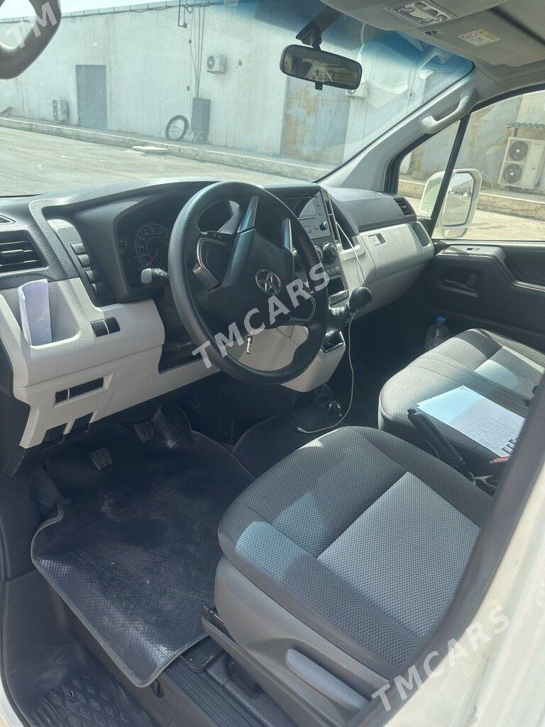 Toyota Hiace 2021 - 500 000 TMT - Бекреве - img 8