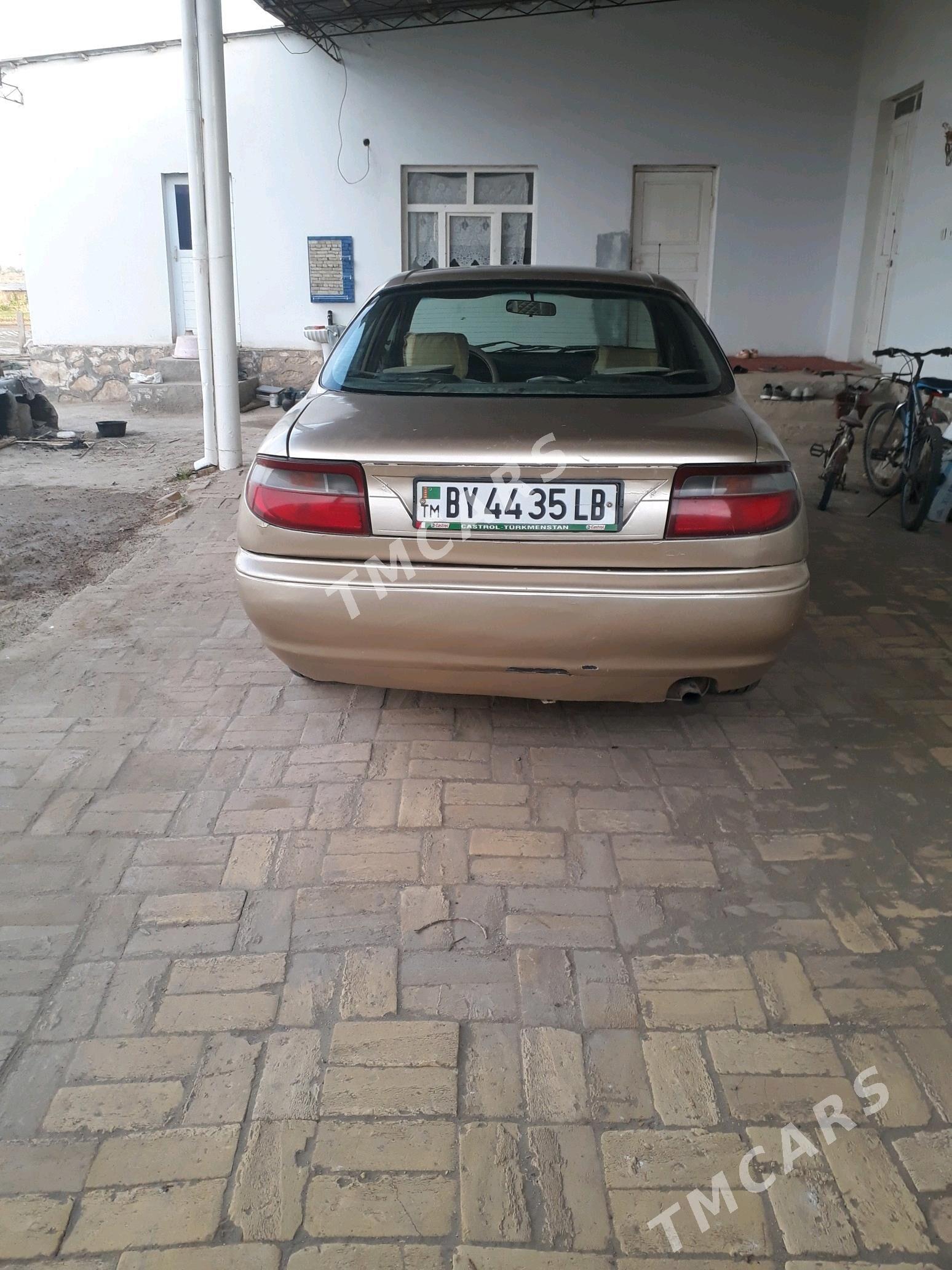 Toyota Carina 1993 - 45 000 TMT - Kerki - img 3