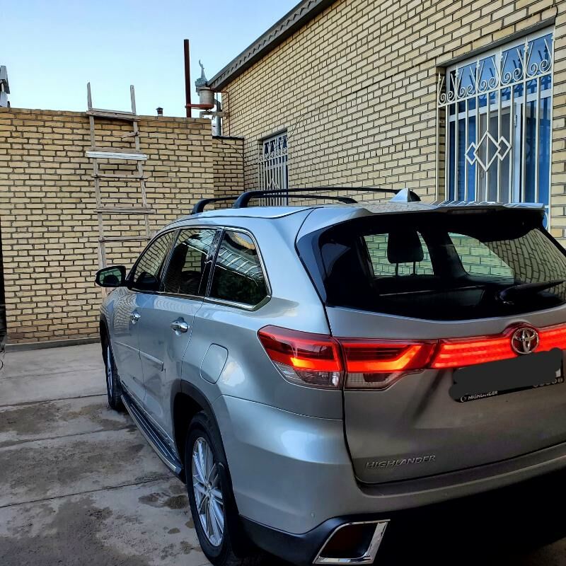Toyota Highlander 2018 - 470 000 TMT - Мары - img 8