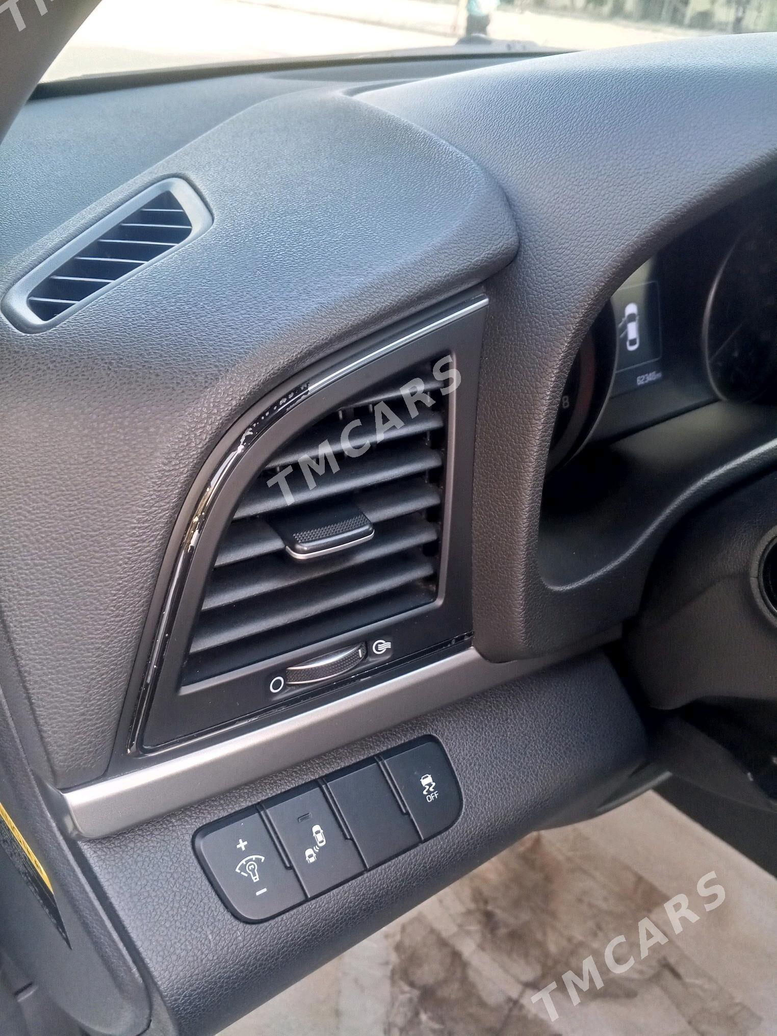 Hyundai Elantra 2018 - 180 000 TMT - 11 мкр - img 6