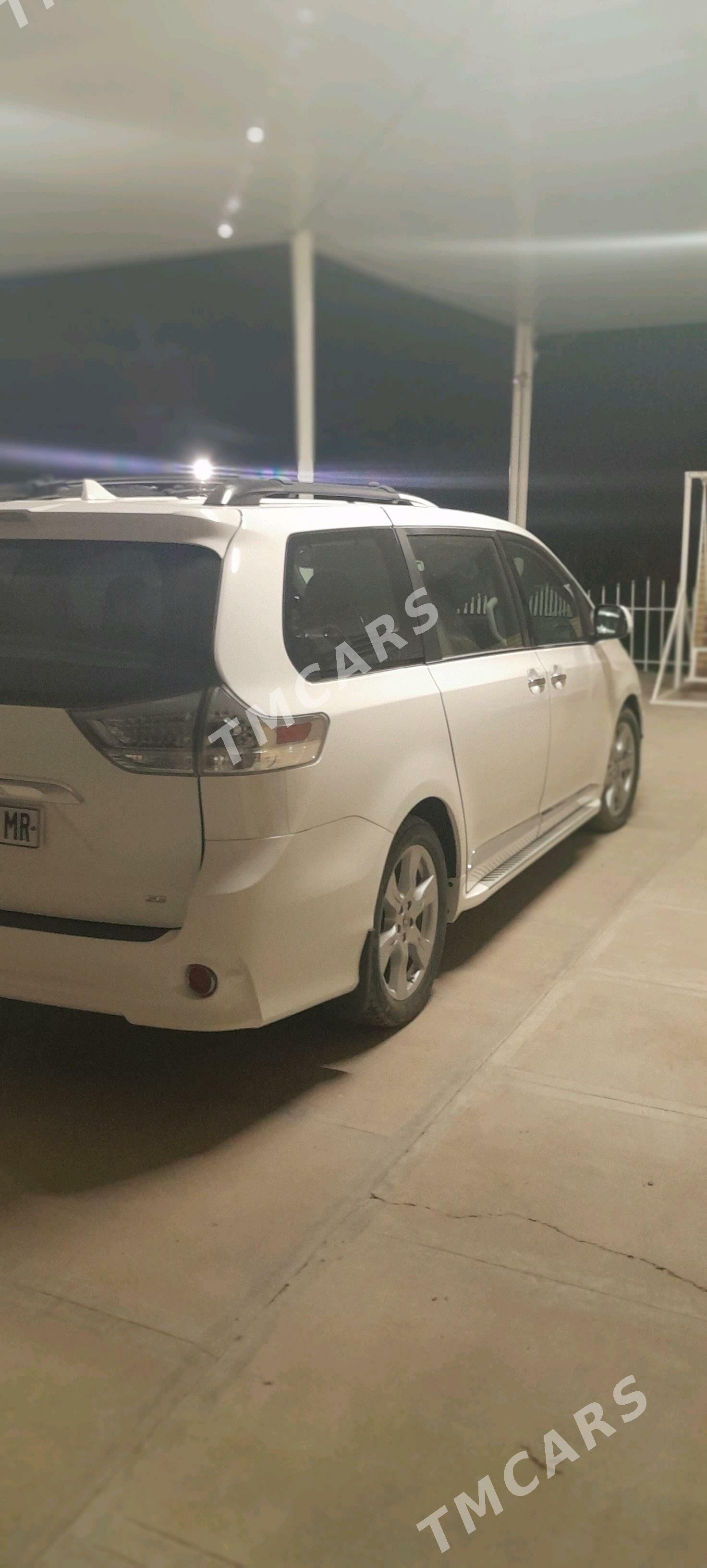 Toyota Sienna 2020 - 395 000 TMT - Мары - img 5