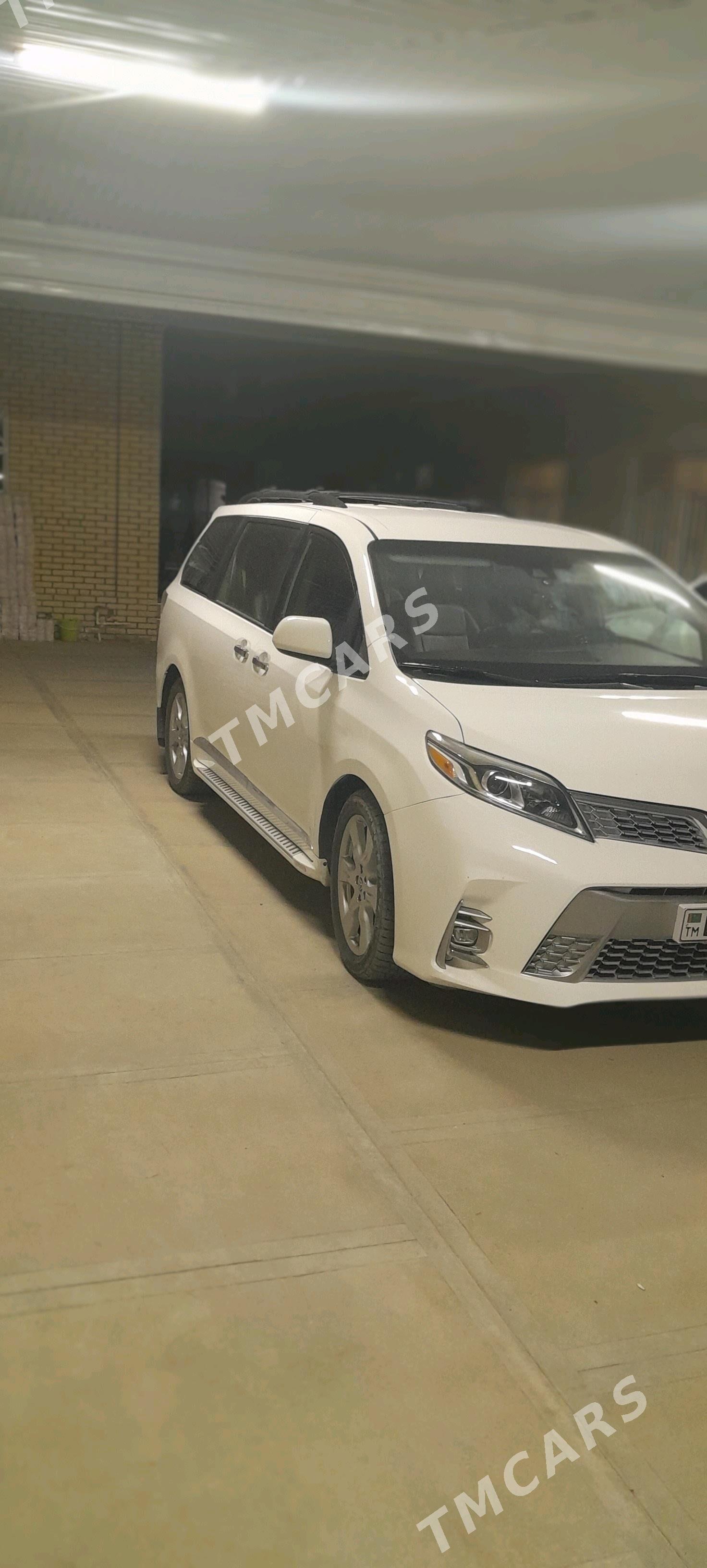 Toyota Sienna 2020 - 395 000 TMT - Мары - img 9