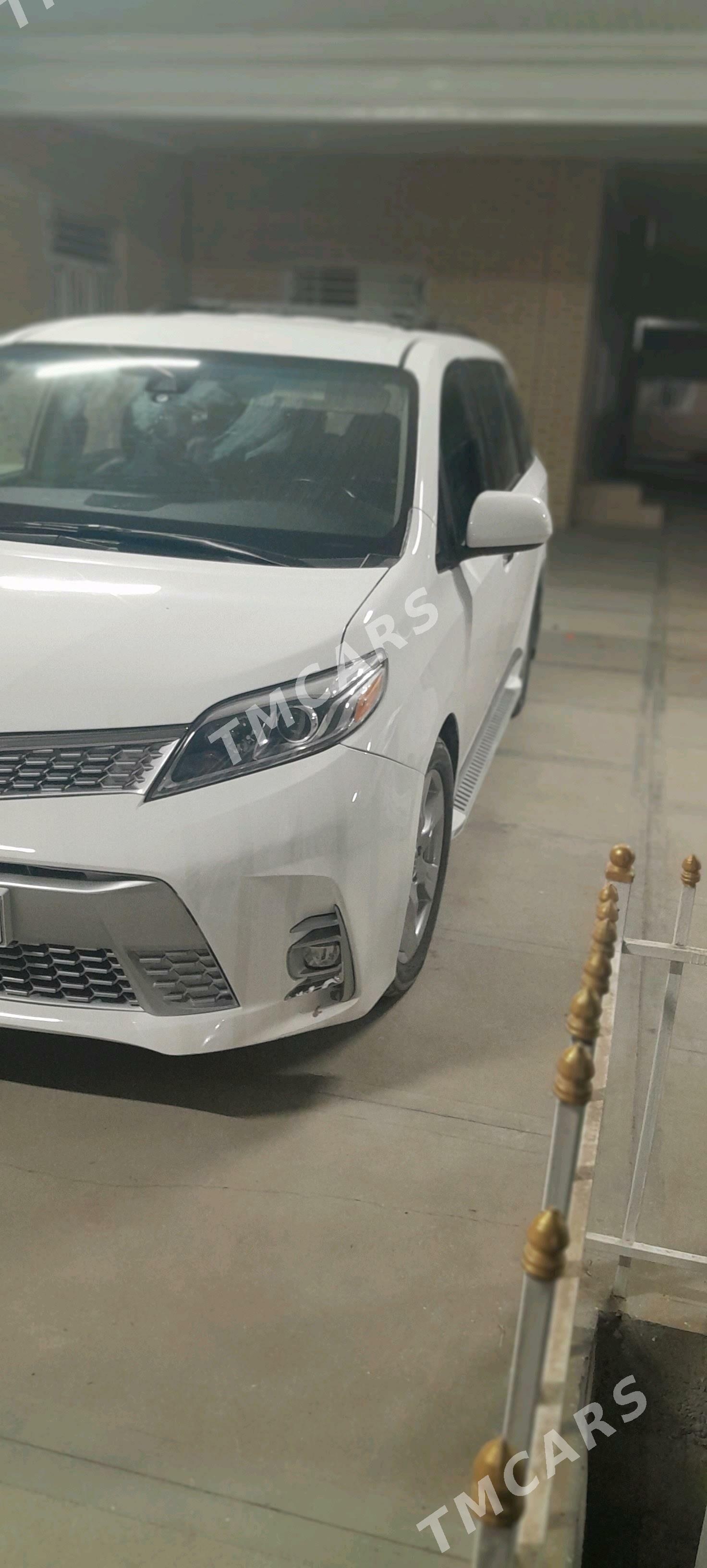 Toyota Sienna 2020 - 395 000 TMT - Мары - img 8