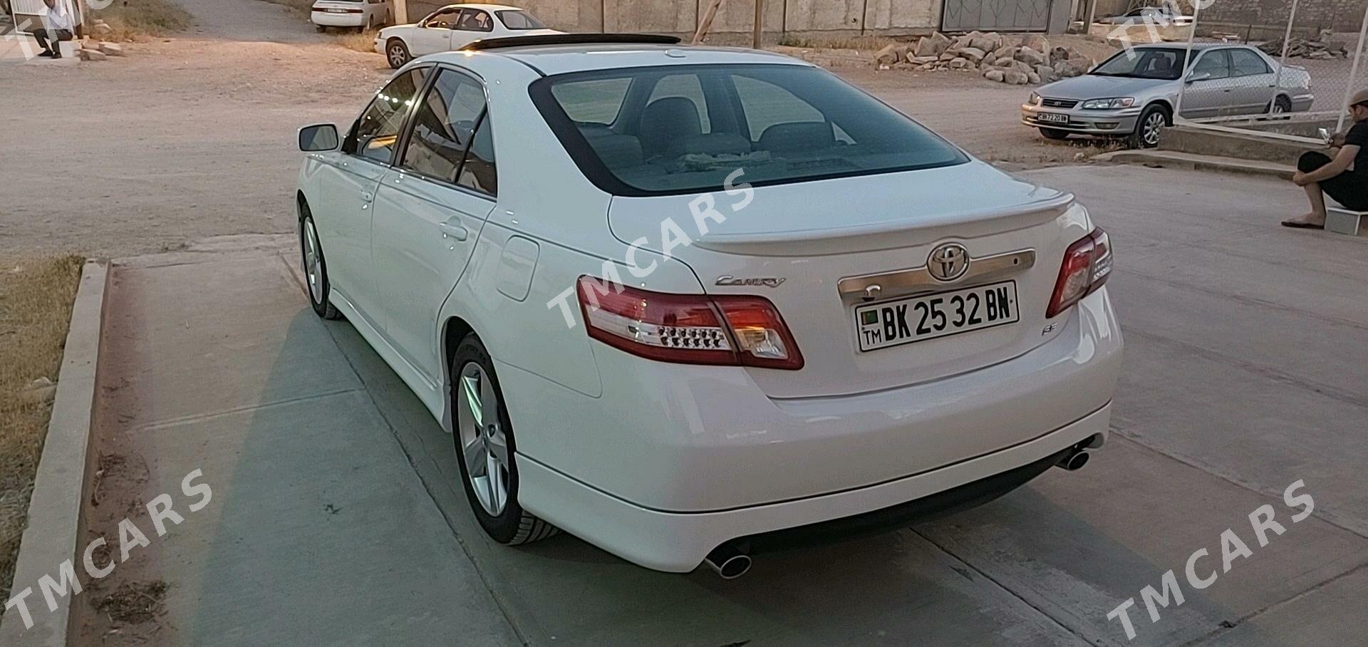 Toyota Camry 2010 - 227 000 TMT - Балканабат - img 2
