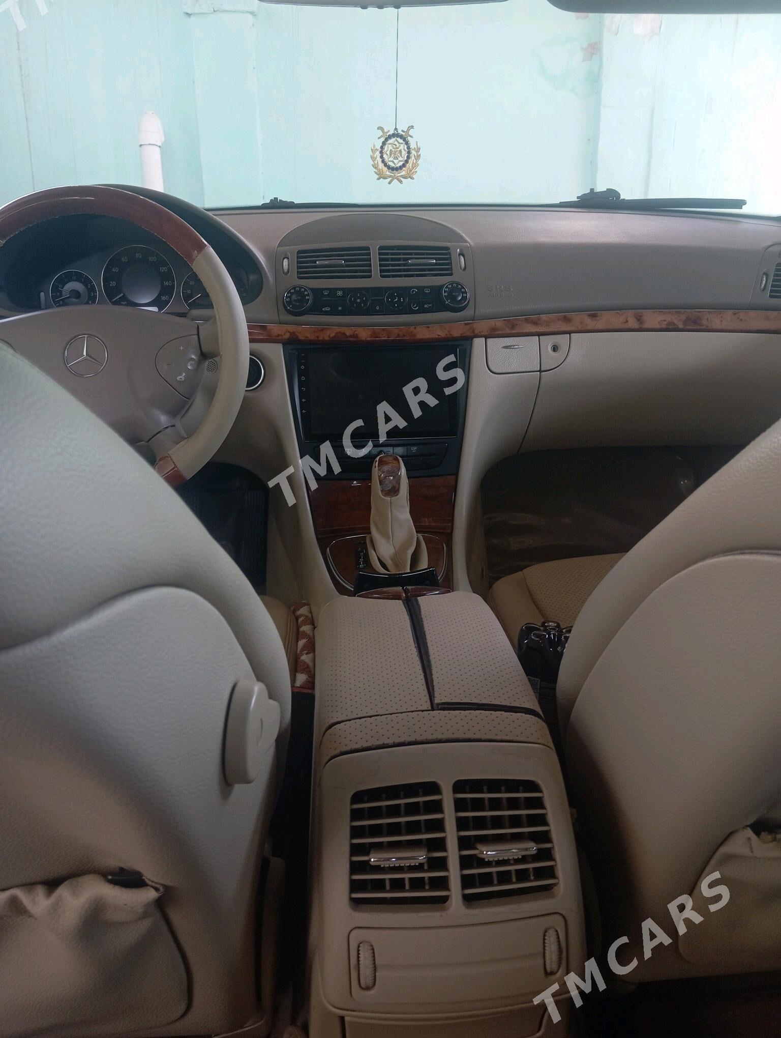 Mercedes-Benz E320 2005 - 125 000 TMT - Balkanabat - img 4