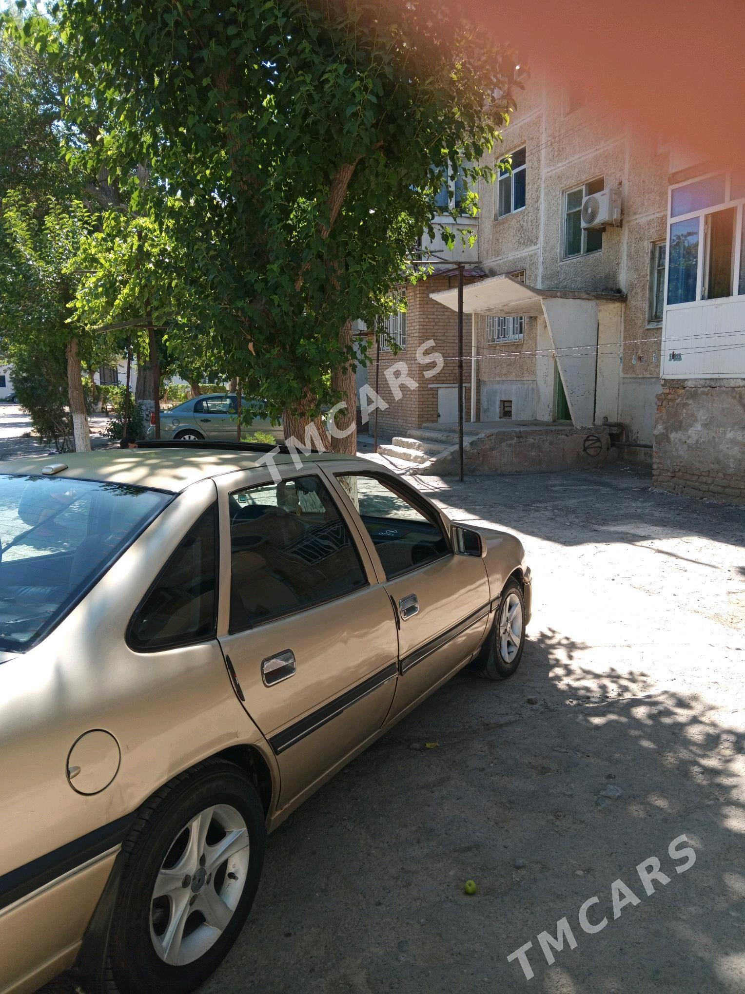 Opel Vectra 1989 - 38 000 TMT - Чарджоу - img 5