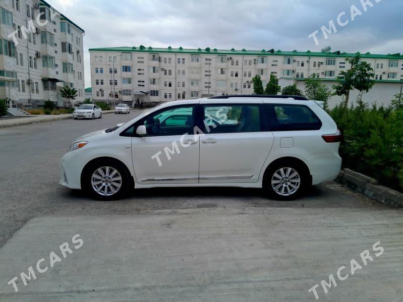 Toyota Sienna 2019 - 460 000 TMT - Aşgabat - img 4