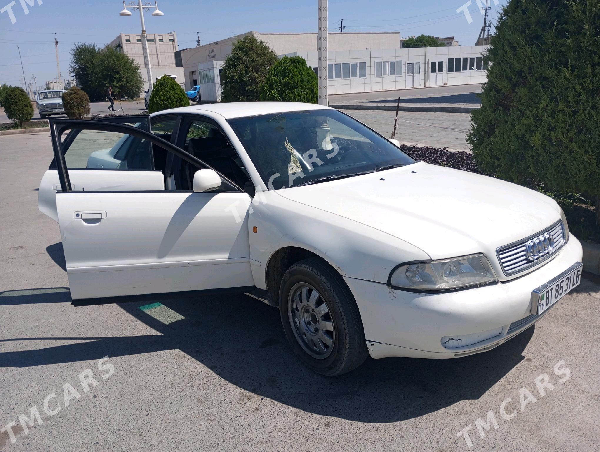 Audi A4 1999 - 35 000 TMT - Чарджоу - img 3