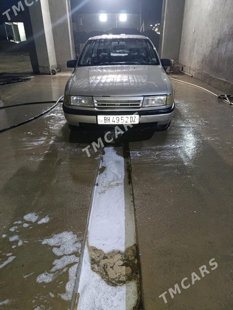 Opel Vectra 1990 - 30 000 TMT - Болдумсаз - img 6