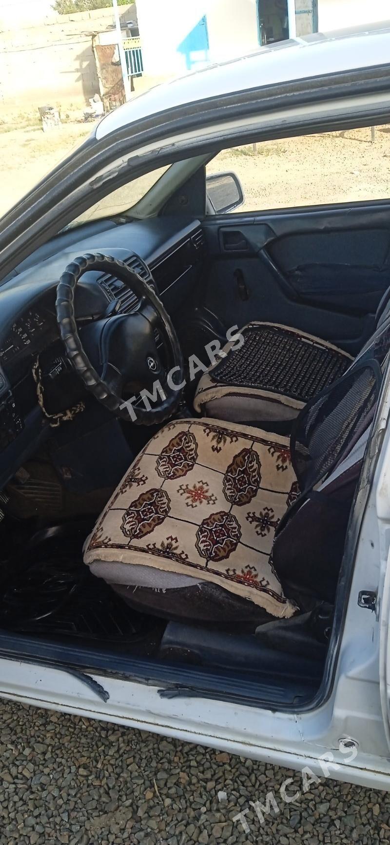 Opel Vectra 1992 - 21 000 TMT - Туркменбаши - img 7