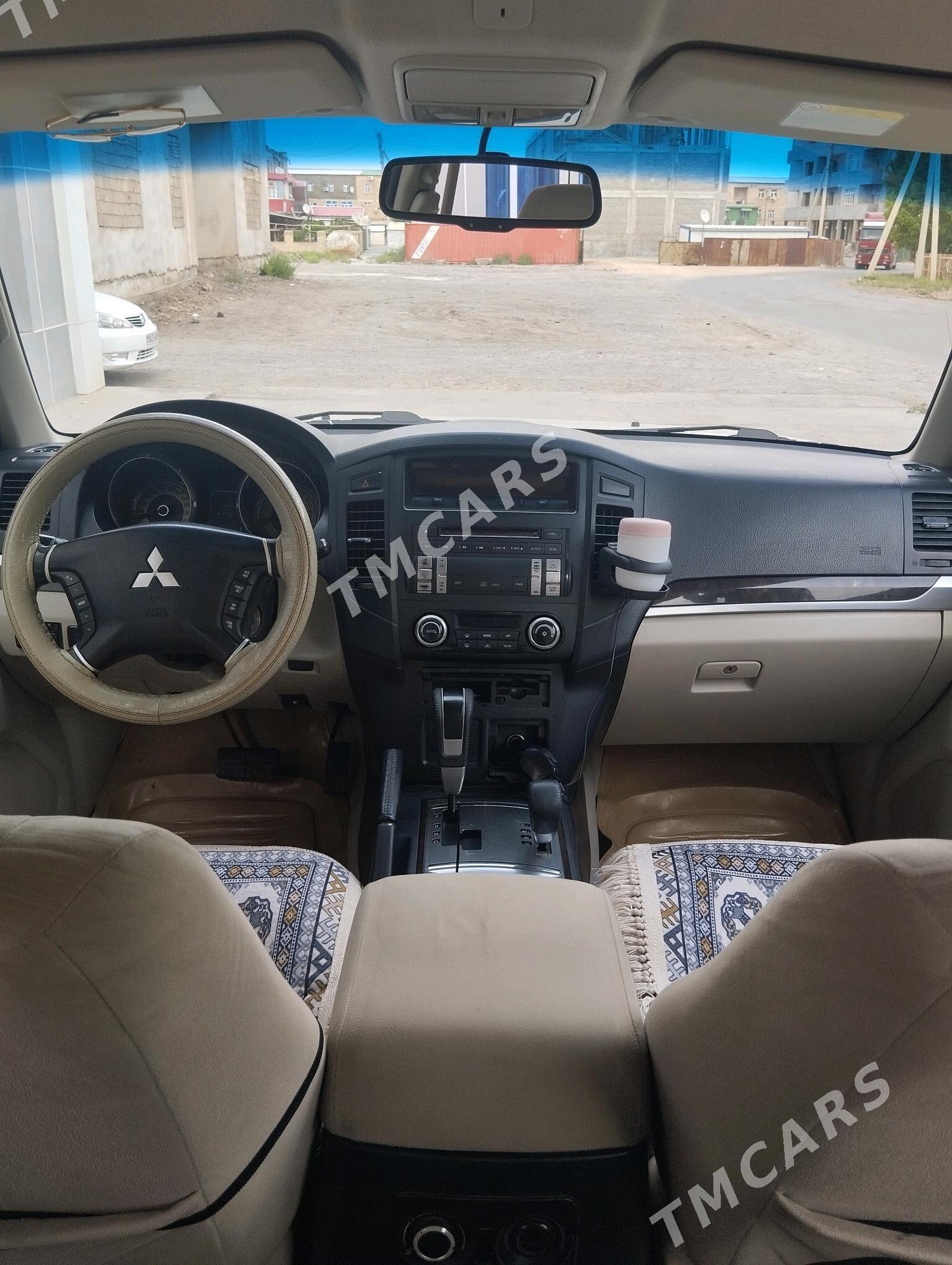 Mitsubishi Pajero 2010 - 225 000 TMT - Мары - img 6