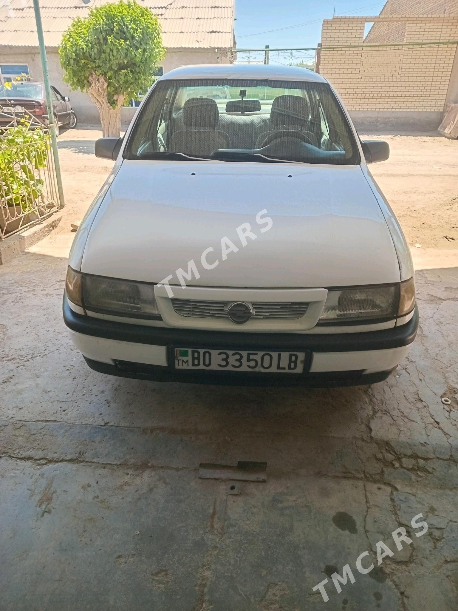 Opel Vectra 1991 - 20 000 TMT - Фарап - img 2