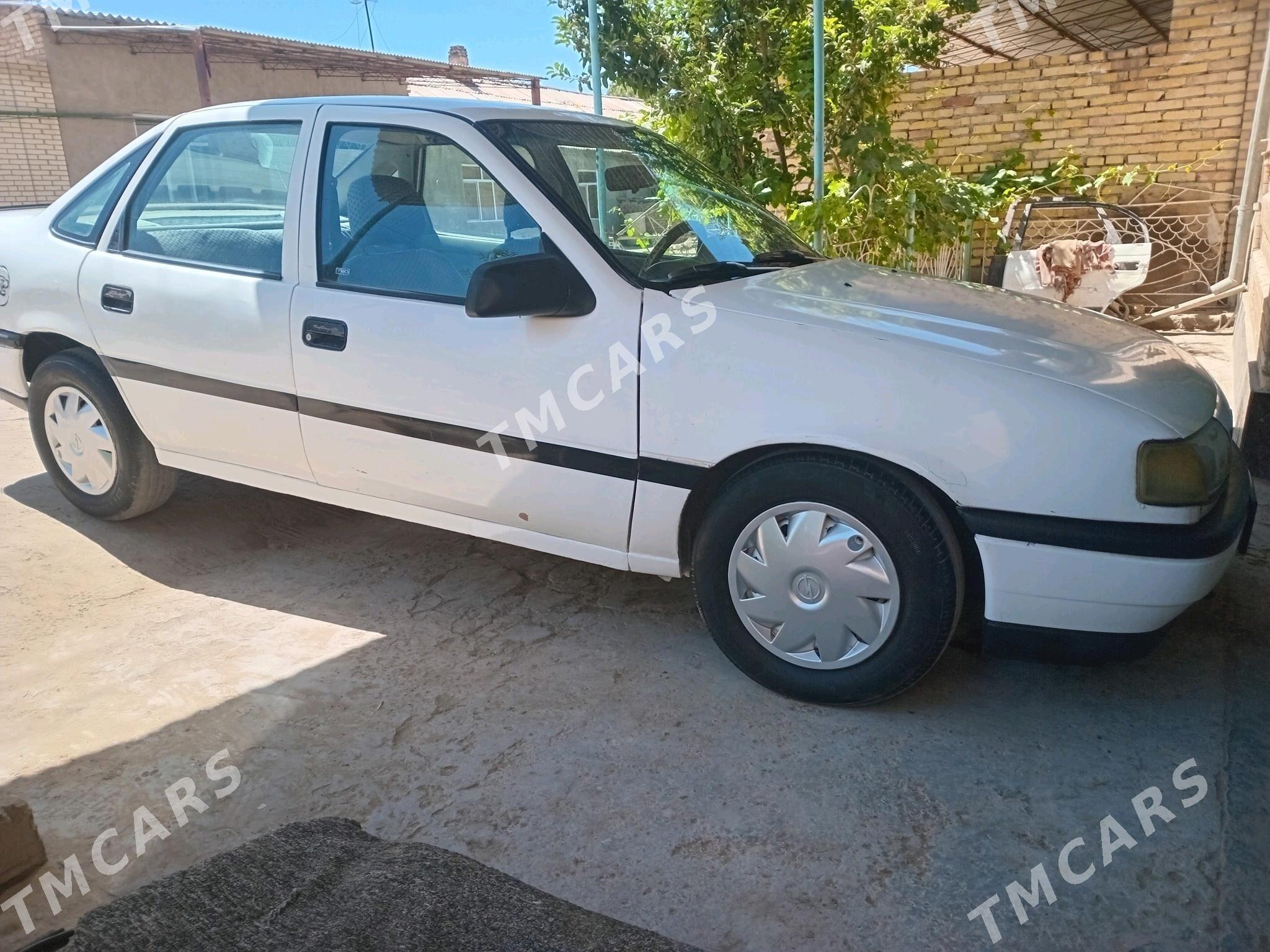 Opel Vectra 1991 - 20 000 TMT - Фарап - img 3