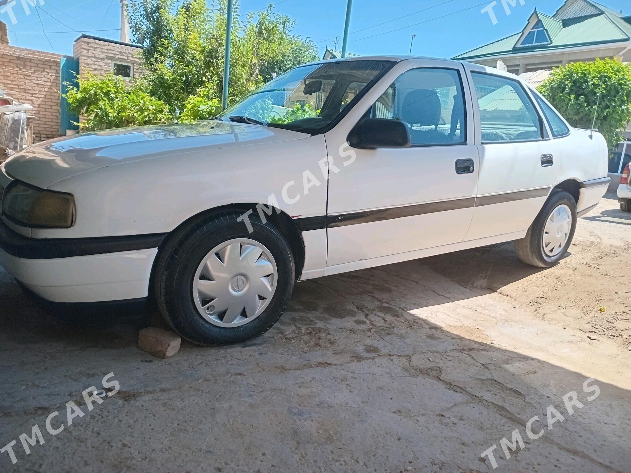 Opel Vectra 1991 - 20 000 TMT - Фарап - img 4