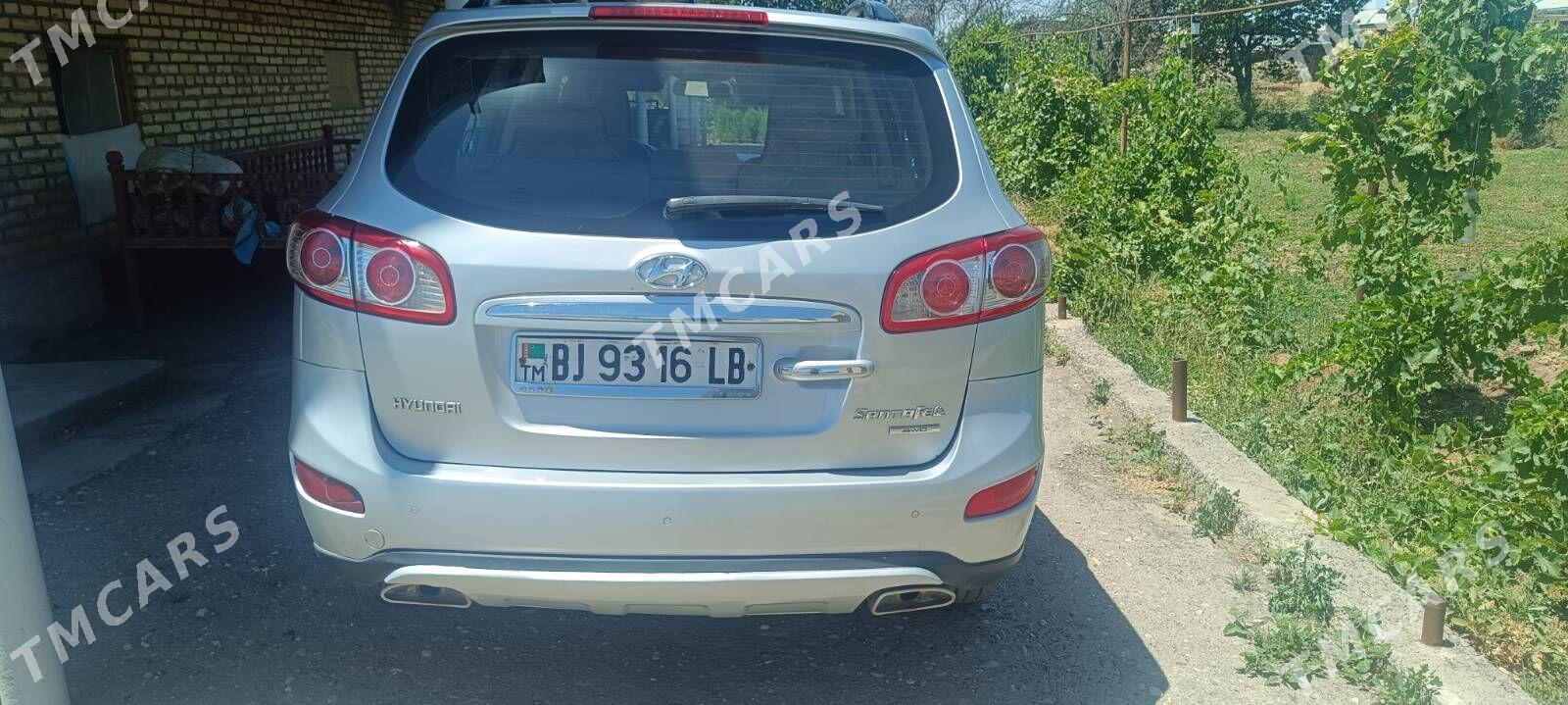 Hyundai Santa Fe 2012 - 170 000 TMT - Дянев - img 2