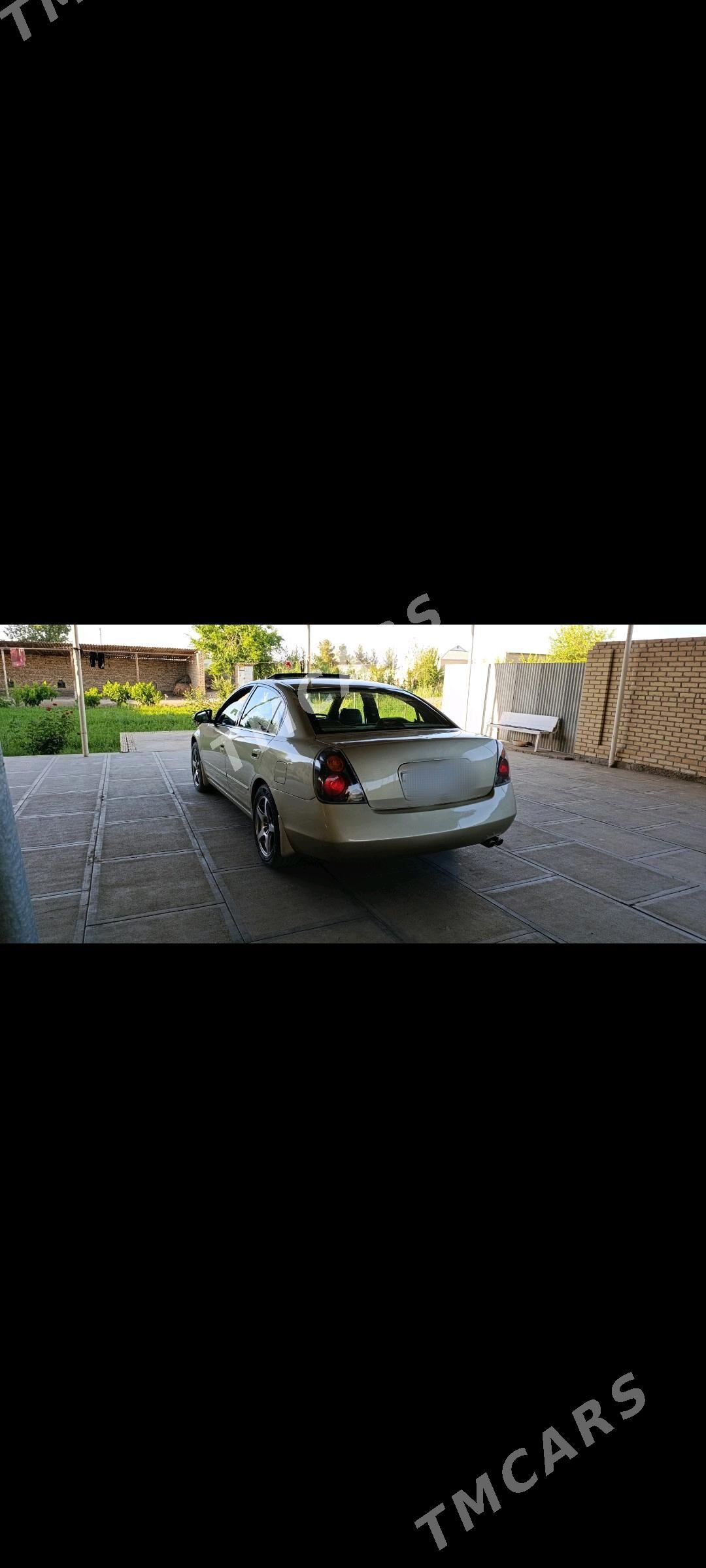 Nissan Altima 2003 - 110 000 TMT - Сакарчага - img 6