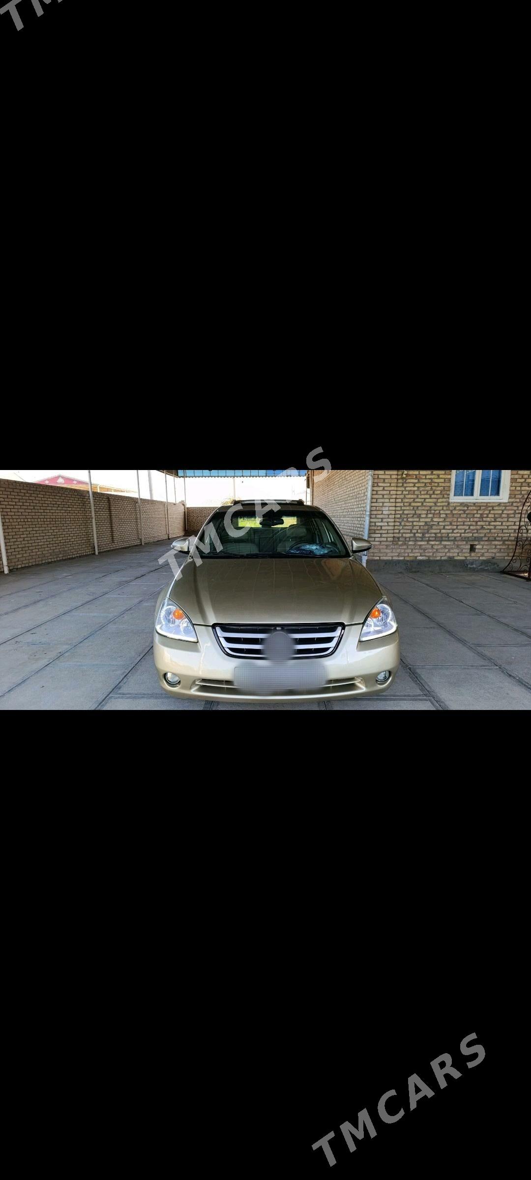 Nissan Altima 2003 - 110 000 TMT - Сакарчага - img 9