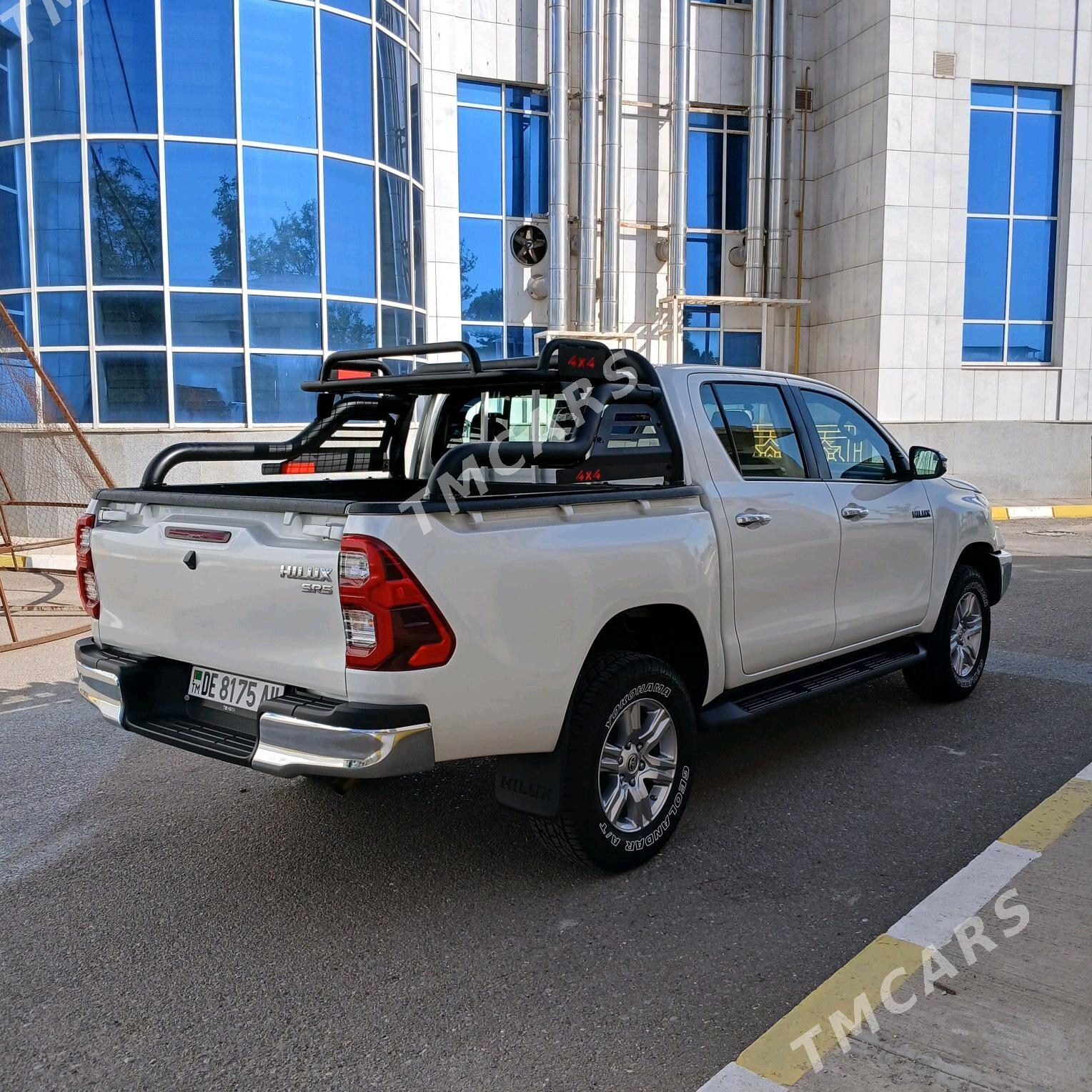 Toyota Hilux 2021 - 515 000 TMT - Aşgabat - img 5