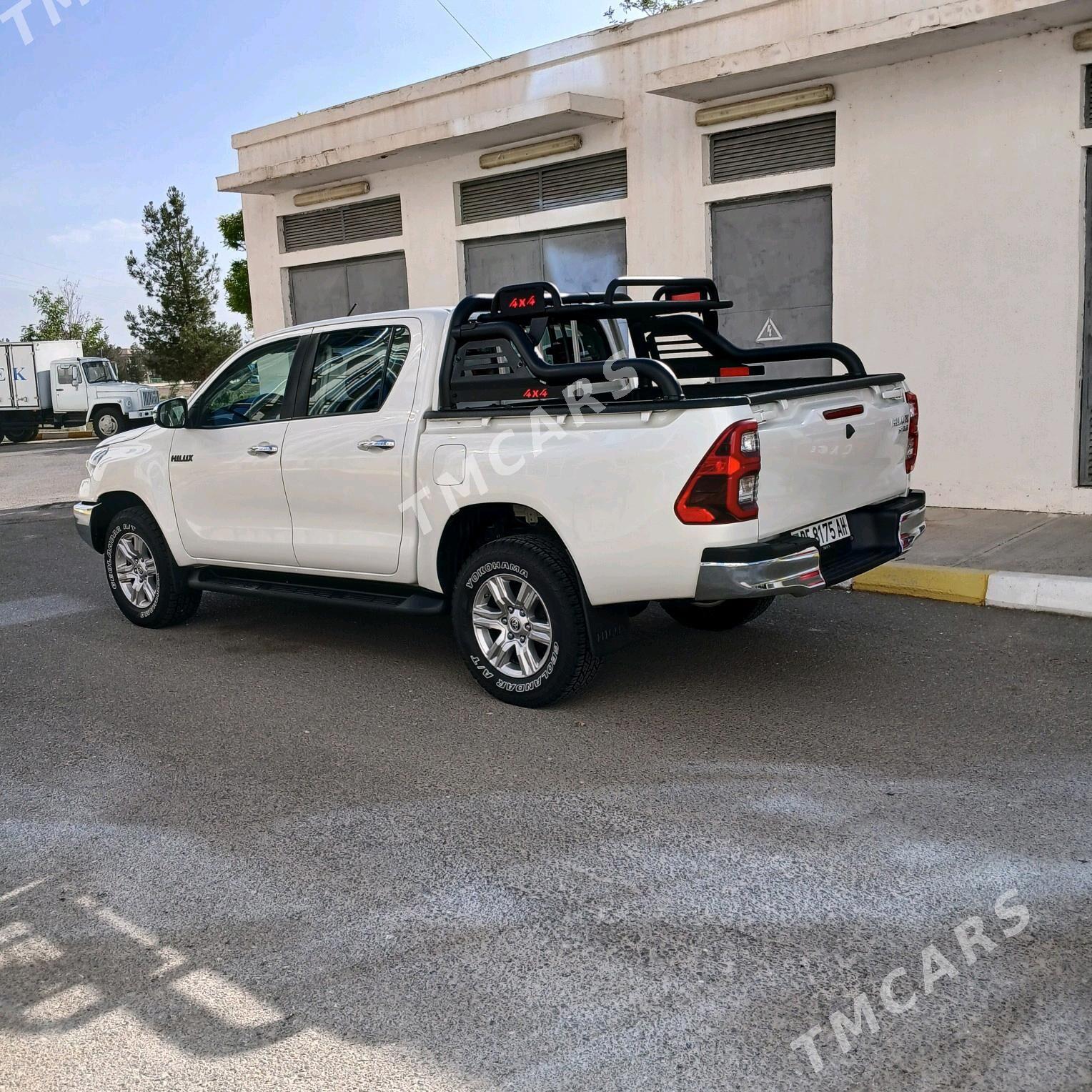Toyota Hilux 2021 - 515 000 TMT - Aşgabat - img 7