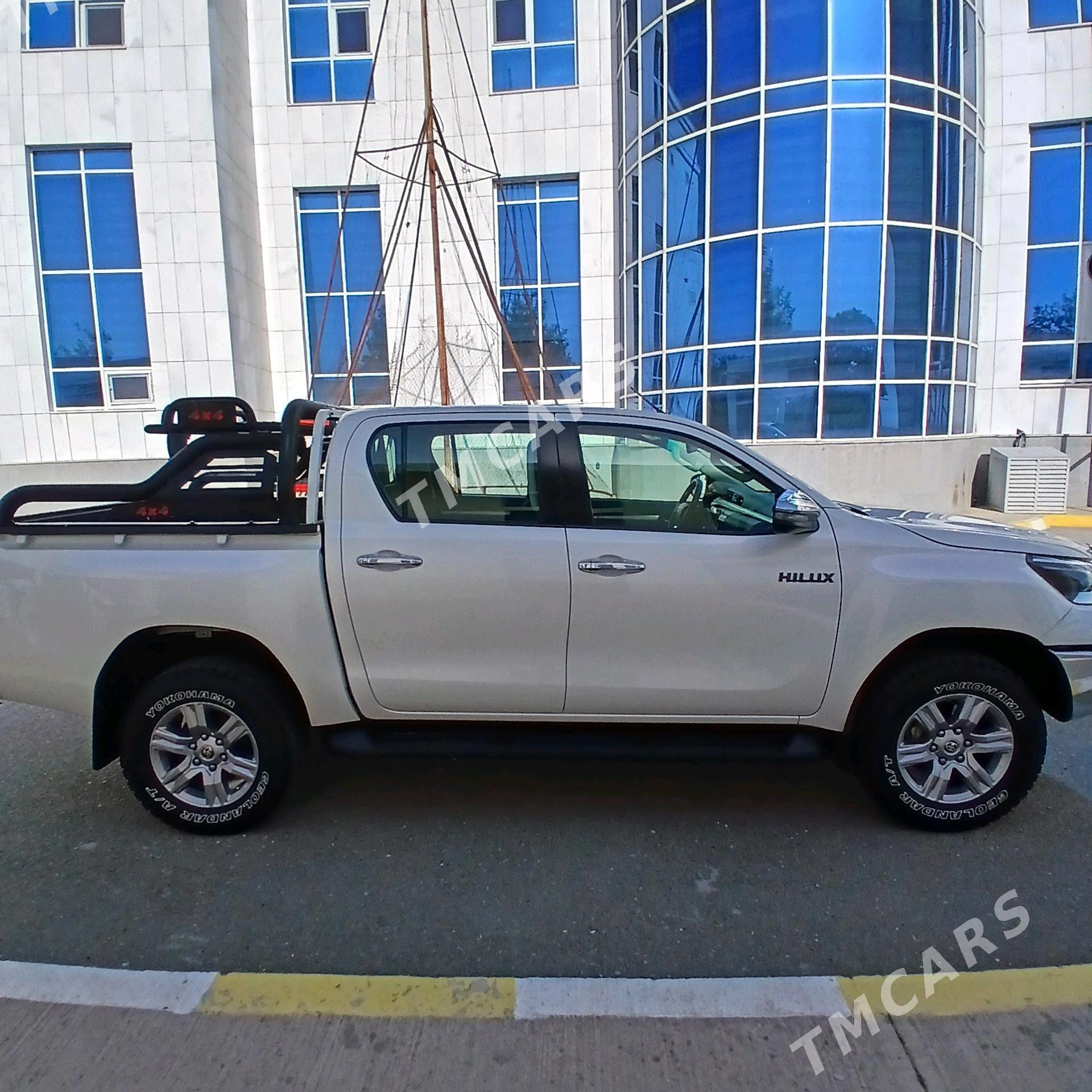 Toyota Hilux 2021 - 515 000 TMT - Aşgabat - img 8