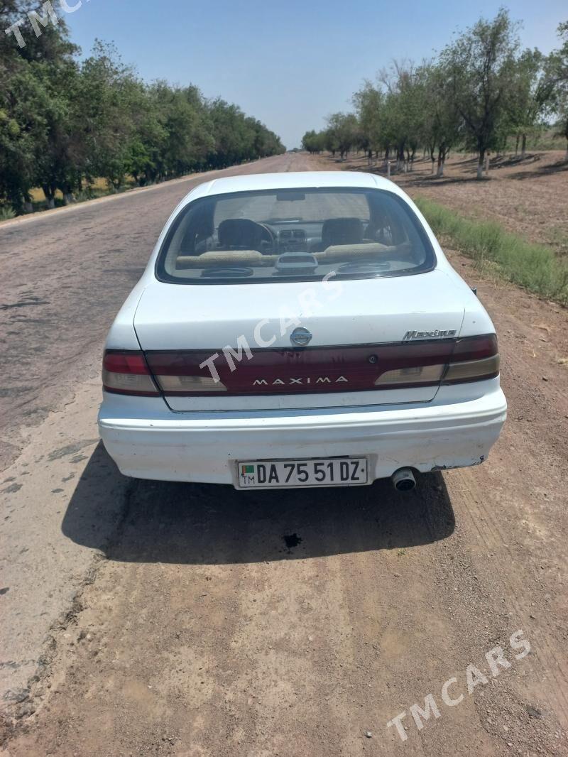 Nissan Maxima 1997 - 40 000 TMT - Дашогуз - img 2