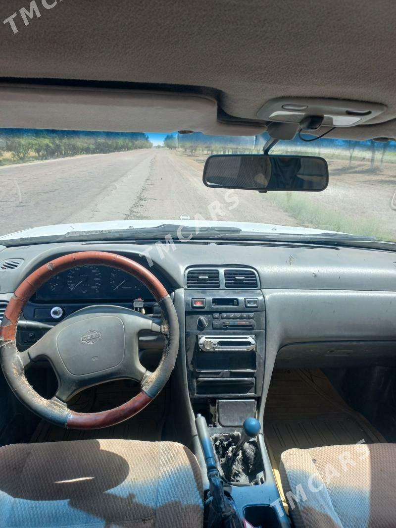 Nissan Maxima 1997 - 40 000 TMT - Дашогуз - img 4