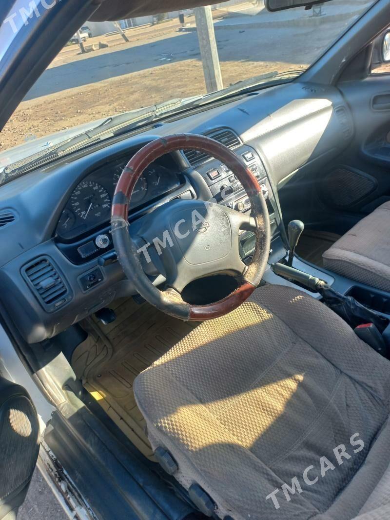 Nissan Maxima 1997 - 40 000 TMT - Дашогуз - img 5
