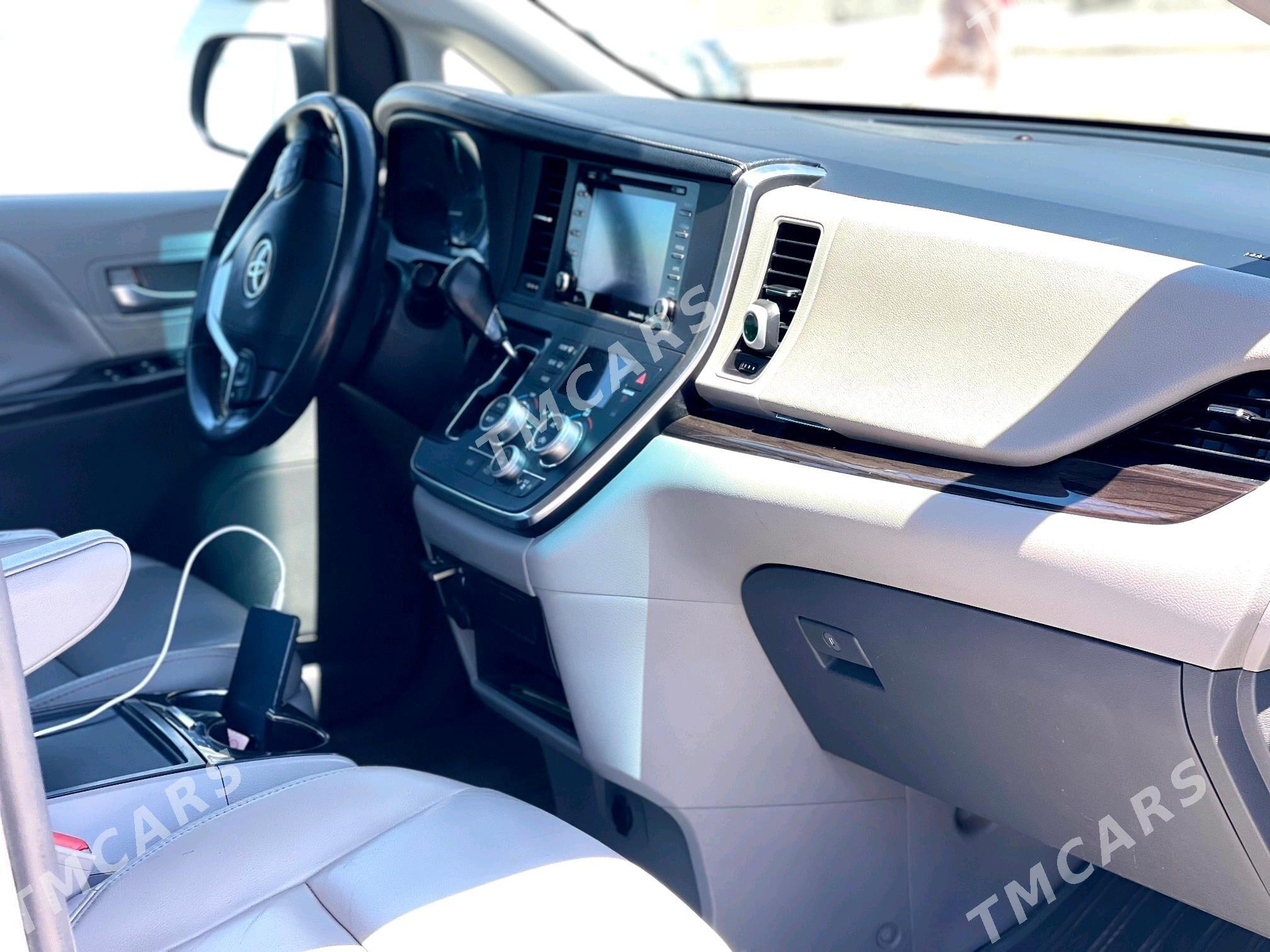 Toyota Sienna 2018 - 400 000 TMT - Türkmenabat - img 3