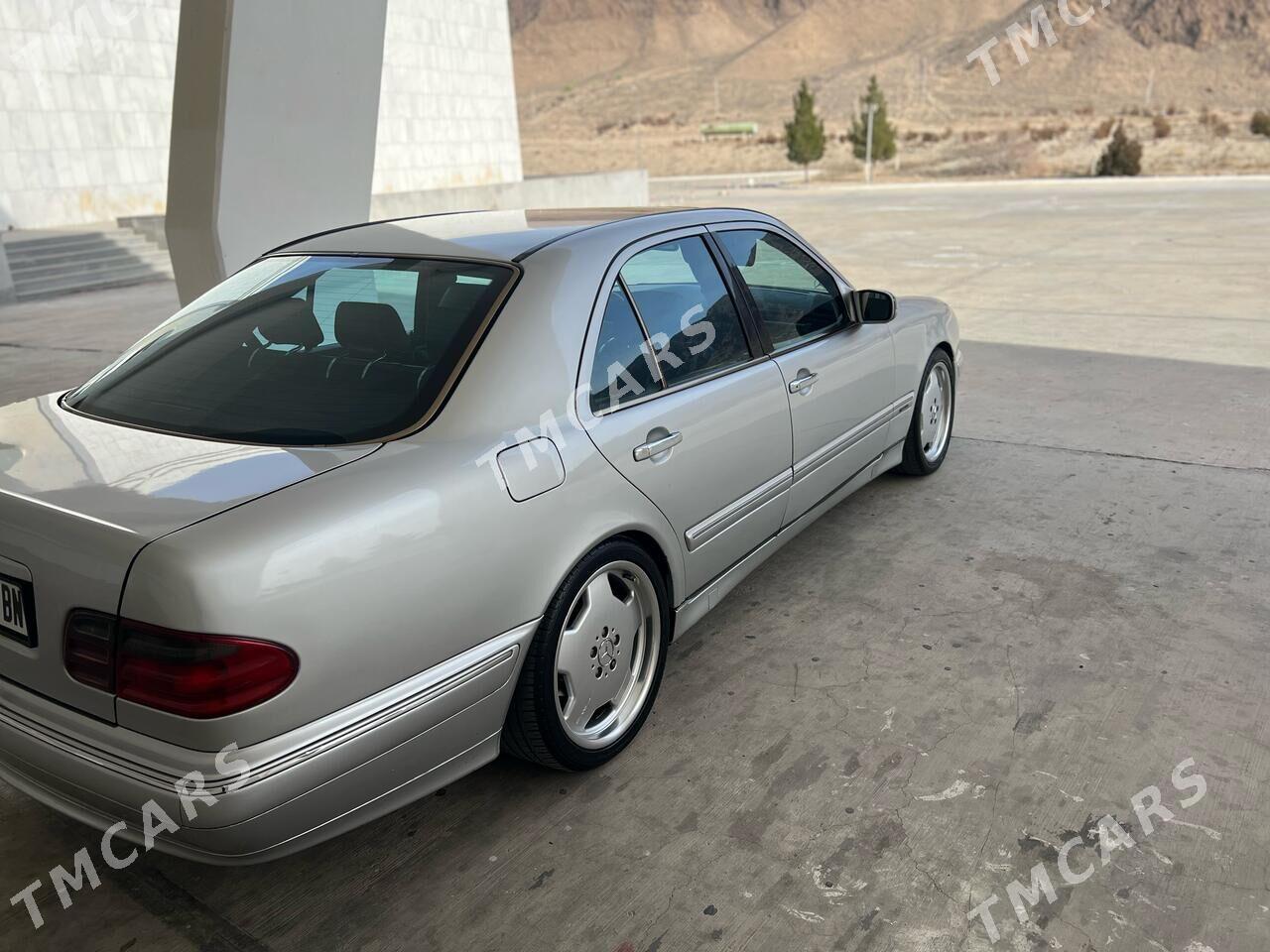 Mercedes-Benz E320 2001 - 110 000 TMT - Balkanabat - img 3