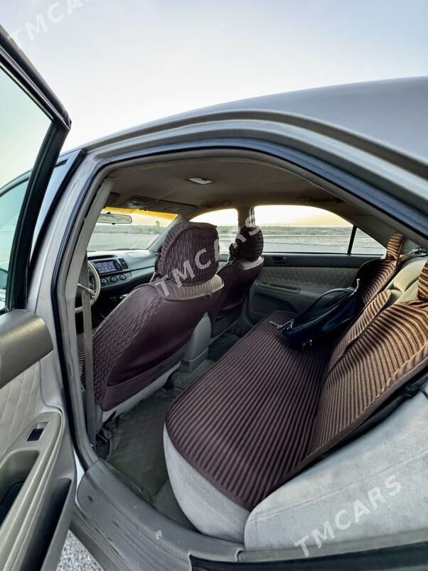 Toyota Camry 2004 - 128 000 TMT - Байрамали - img 8