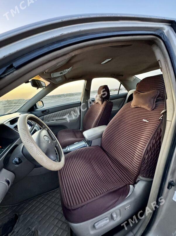 Toyota Camry 2004 - 128 000 TMT - Байрамали - img 9