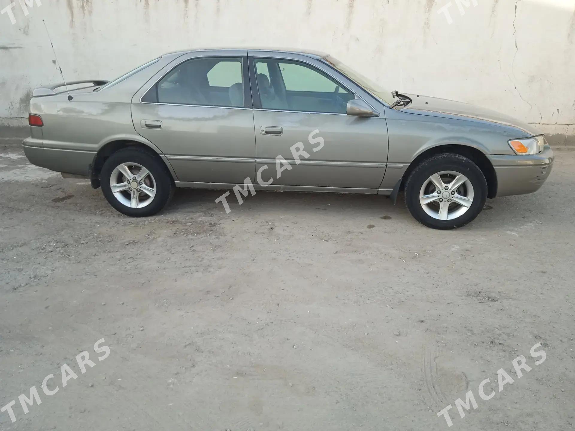 Toyota Camry 1998 - 110 000 TMT - Акдепе - img 2