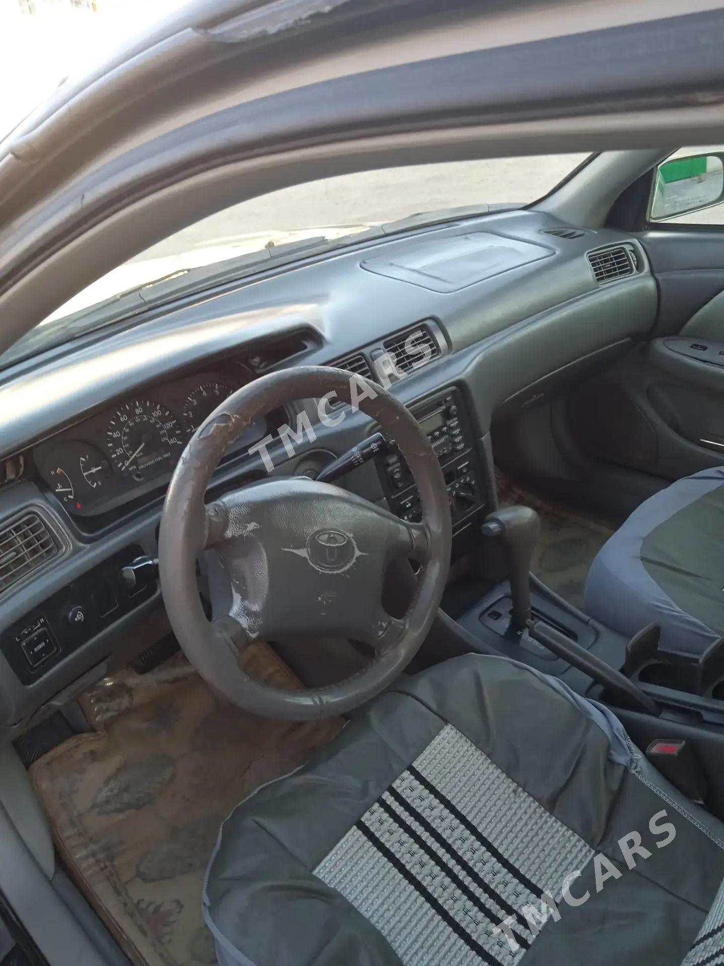 Toyota Camry 1998 - 110 000 TMT - Акдепе - img 3