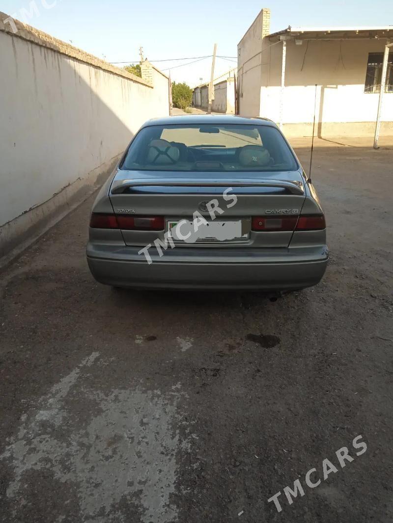 Toyota Camry 1998 - 110 000 TMT - Акдепе - img 4
