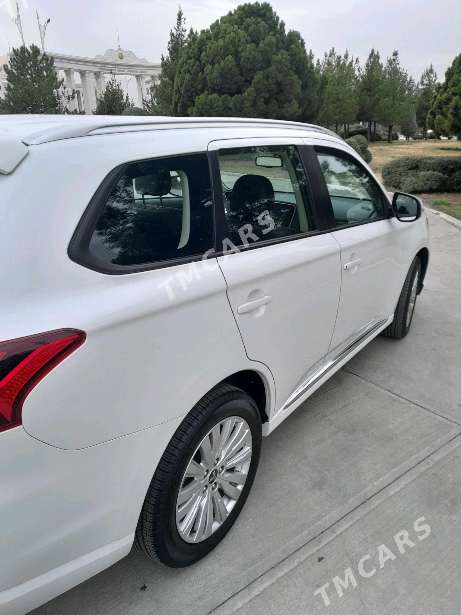 Mitsubishi Outlander 2022 - 300 000 TMT - Aşgabat - img 2
