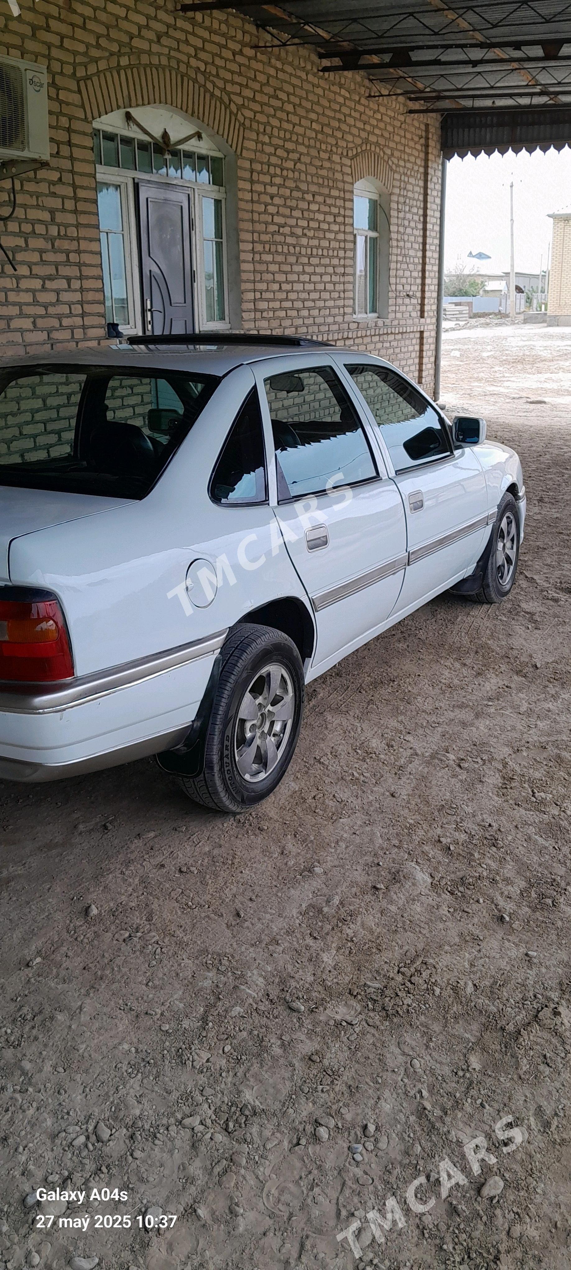 Opel Vectra 1989 - 36 000 TMT - Мары - img 4