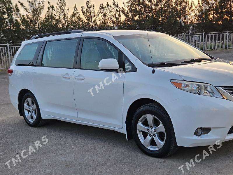 Toyota Sienna 2010 - 267 000 TMT - Мары - img 2