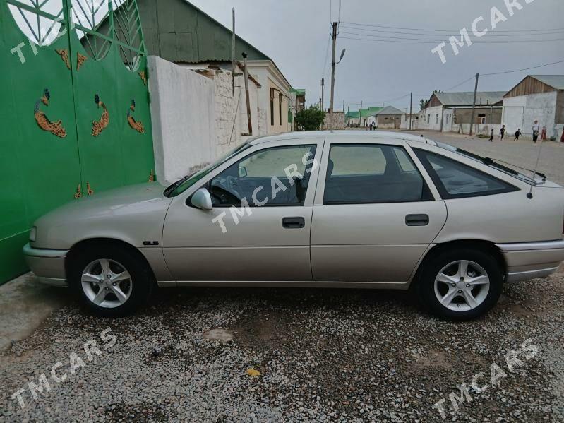 Opel Vectra 1991 - 38 000 TMT - Туркменбаши - img 4