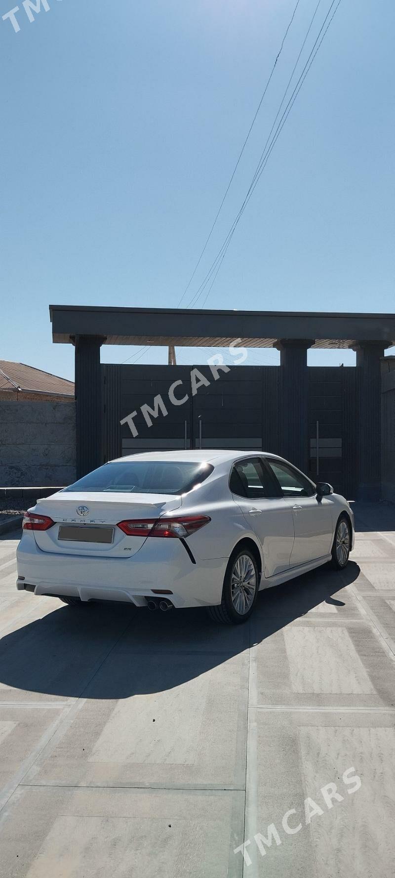 Toyota Camry 2018 - 280 000 TMT - Мары - img 4