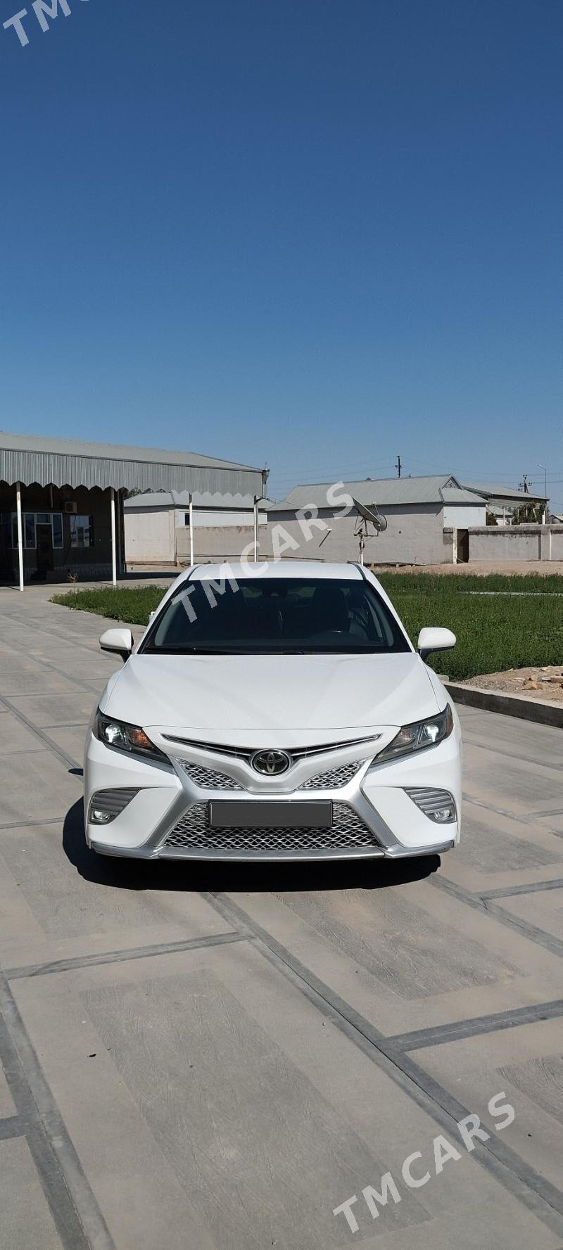 Toyota Camry 2018 - 280 000 TMT - Мары - img 5