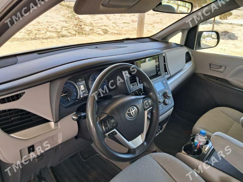 Toyota Sienna 2018 - 470 000 TMT - Мир 8 - img 9
