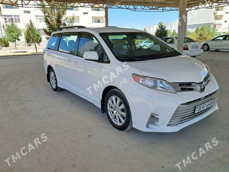 Toyota Sienna 2018 - 470 000 TMT - Мир 8 - img 7