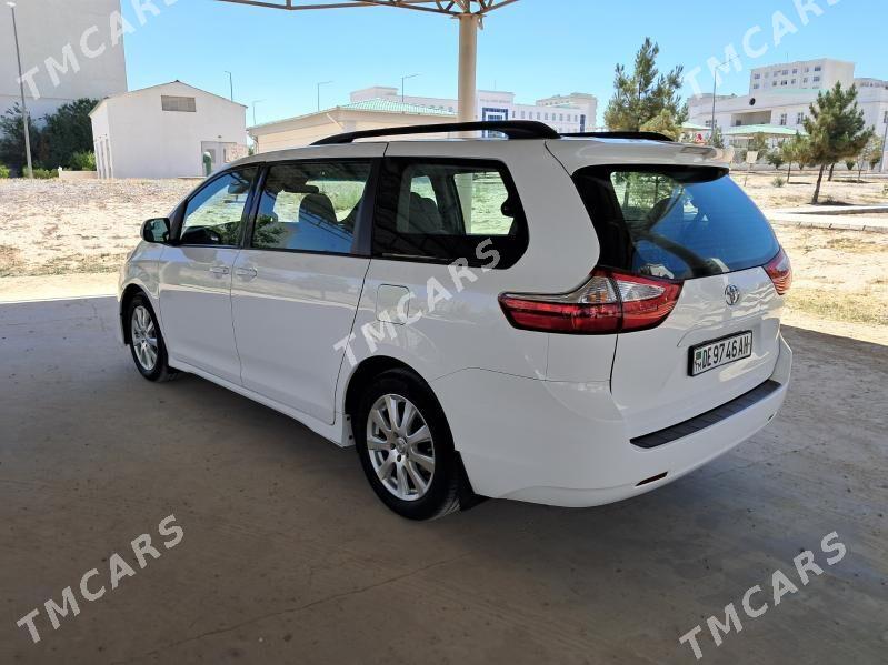 Toyota Sienna 2018 - 470 000 TMT - Мир 8 - img 6
